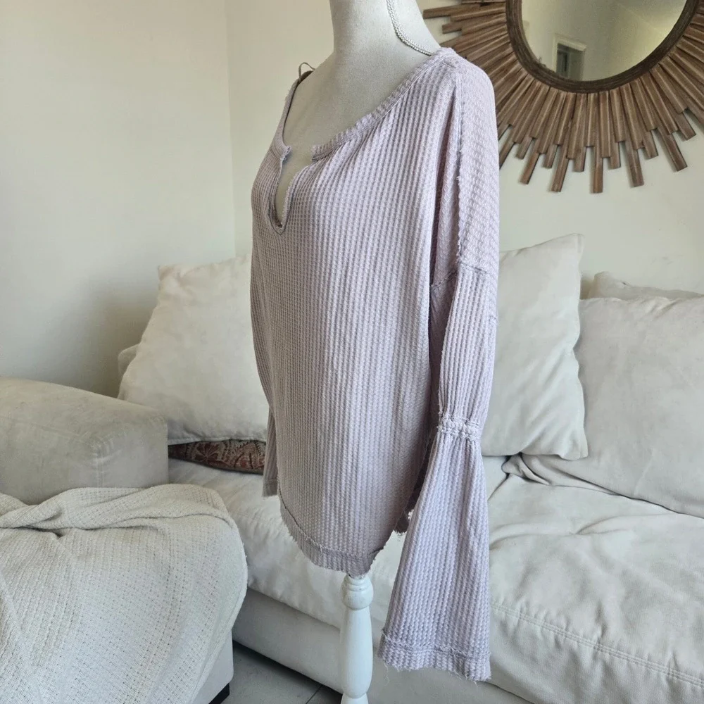 Free People M Purple Waffle Knit Notch Neck Pullover Top Bell Sleeves Boho‎